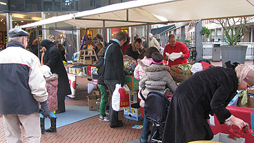 SP-Weggeefkraam op Niet-winkeldag 2009 in Zeist