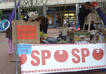 SP-Weggeefkraam op Niet-winkeldag 2009 in Zeist
